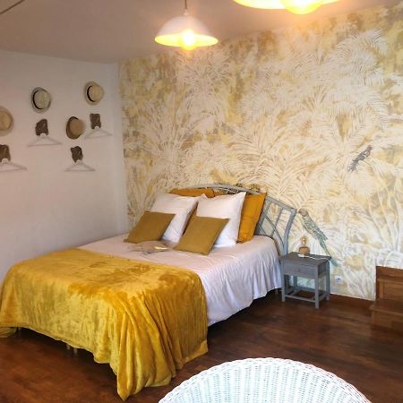 Grande Chambre Familiale Jaune Tout Bonnement Bien Putot-en-Auge Ngoại thất bức ảnh