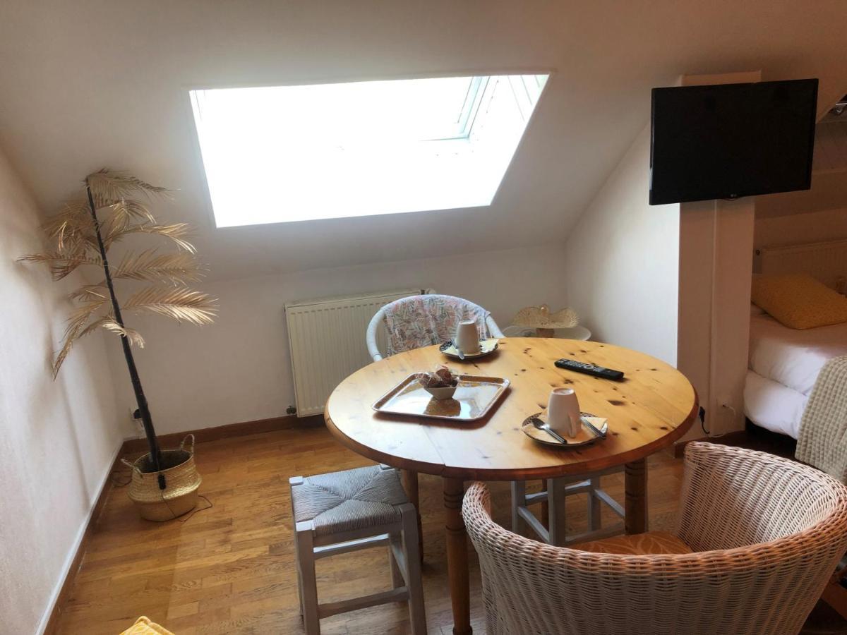 Grande Chambre Familiale Jaune Tout Bonnement Bien Putot-en-Auge Ngoại thất bức ảnh
