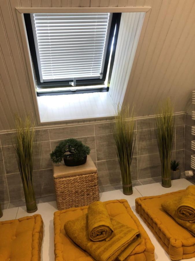 Grande Chambre Familiale Jaune Tout Bonnement Bien Putot-en-Auge Ngoại thất bức ảnh