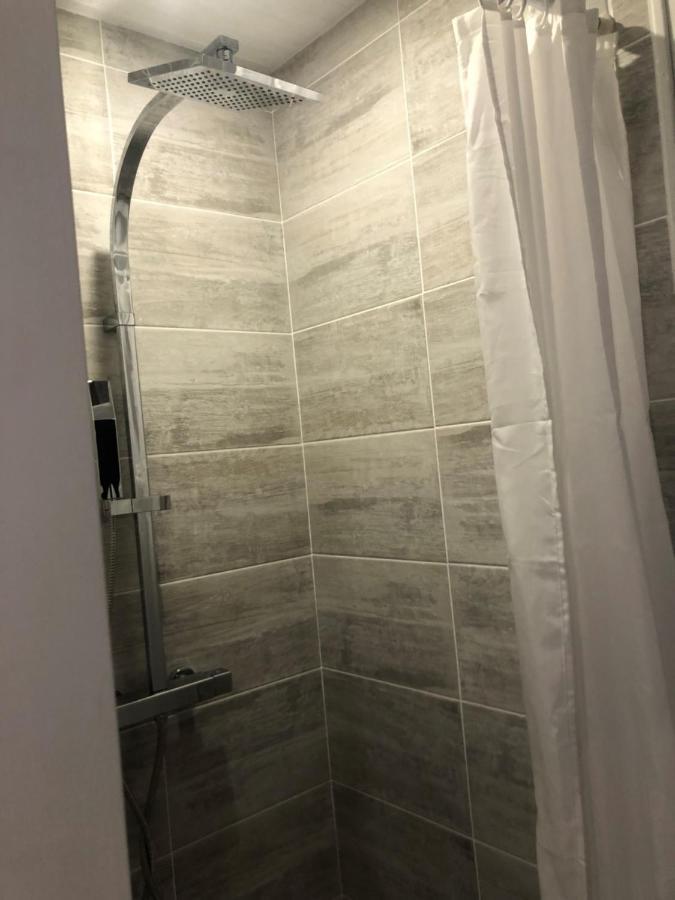 Grande Chambre Familiale Jaune Tout Bonnement Bien Putot-en-Auge Ngoại thất bức ảnh